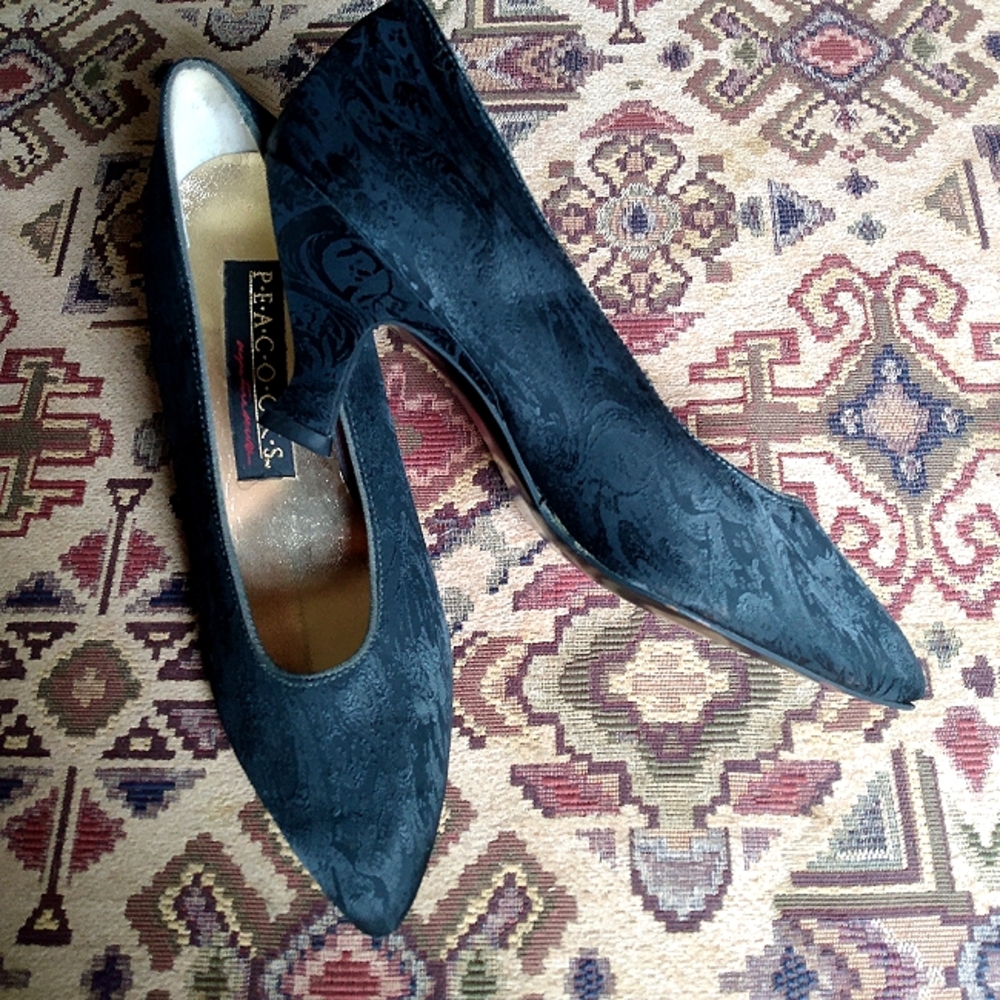 Peacocks Signature Series Jacquard Fabric Madame Pompadour Heels